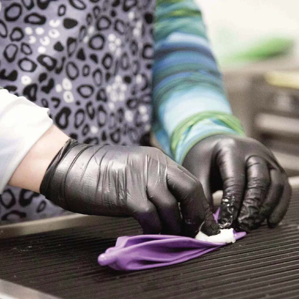 Ammex 9.5 in. Long 3 mil Powder-Free Nitrile Exam Gloves - X-Large/Black (1000/Carton)