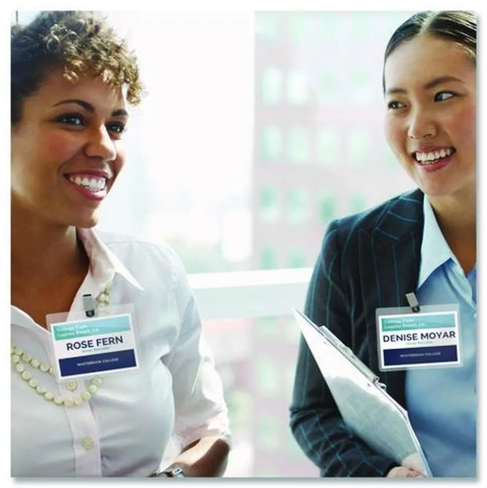 Avery 74461 3.5 in. x 2.25 in. Top Load Clip-Style Badge Holder with Laser/Inkjet Insert - White (100/Box)