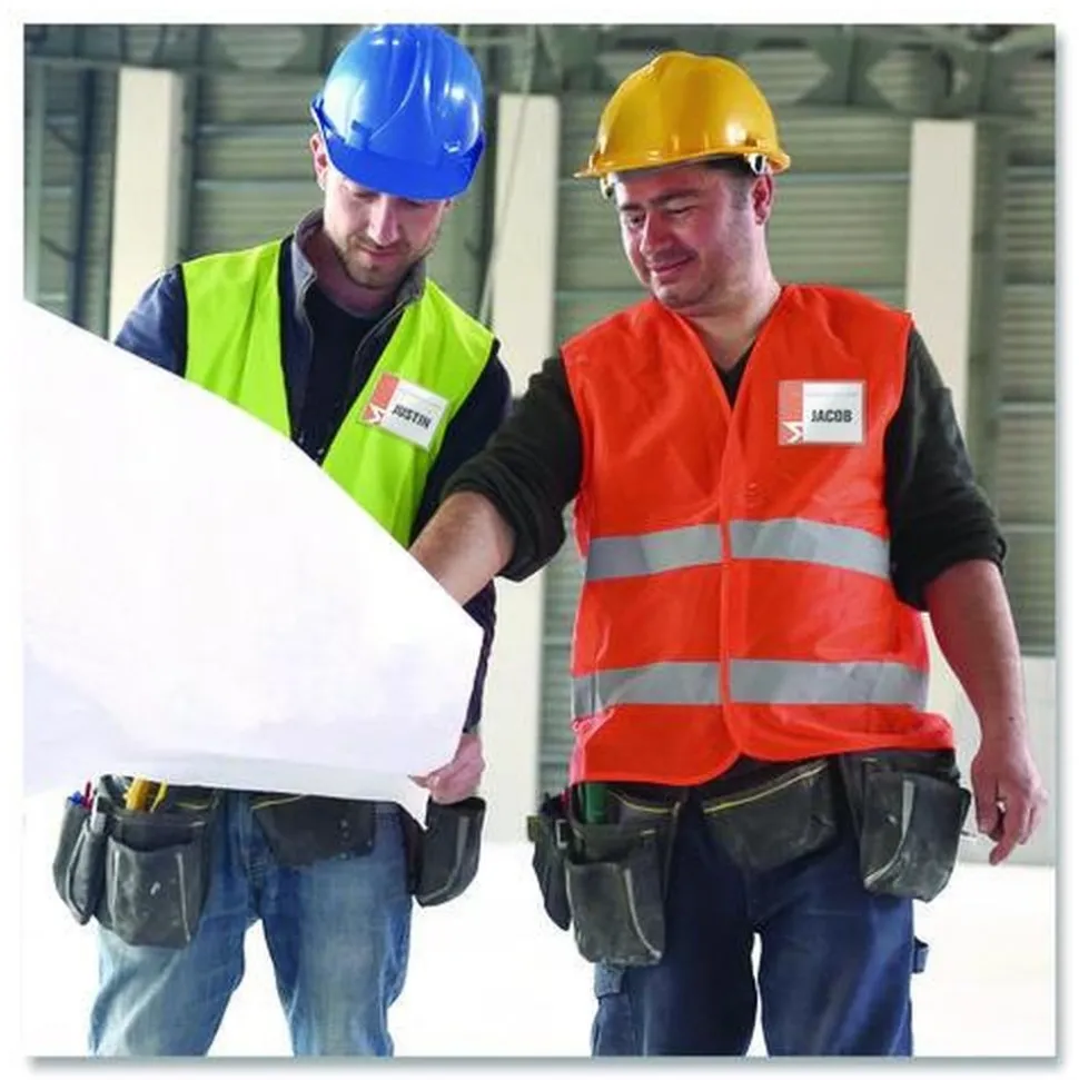 Avery 74461 3.5 in. x 2.25 in. Top Load Clip-Style Badge Holder with Laser/Inkjet Insert - White (100/Box)