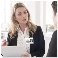 Avery 4 in. x 3 in. Horizontal Heavy-Duty Clip-Style Badge Holders - Clear (100/Box)