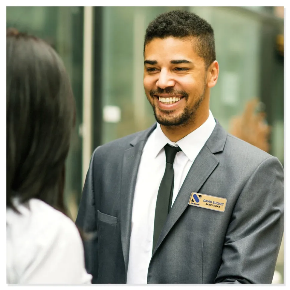 Avery The Mighty Badge 3 in. x 1 in. Horizontal Inkjet Name Badge Holder Kit - Gold (10/Pack)