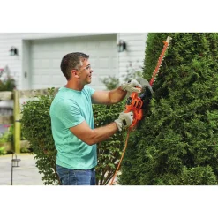 Black & Decker 120V Dual-Action Blade 16 in. Corded Hedge Trimmer