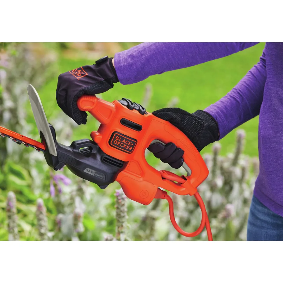 Black & Decker 120V Dual-Action Blade 16 in. Corded Hedge Trimmer
