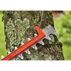 Black & Decker 120V Dual-Action Blade 16 in. Corded Hedge Trimmer