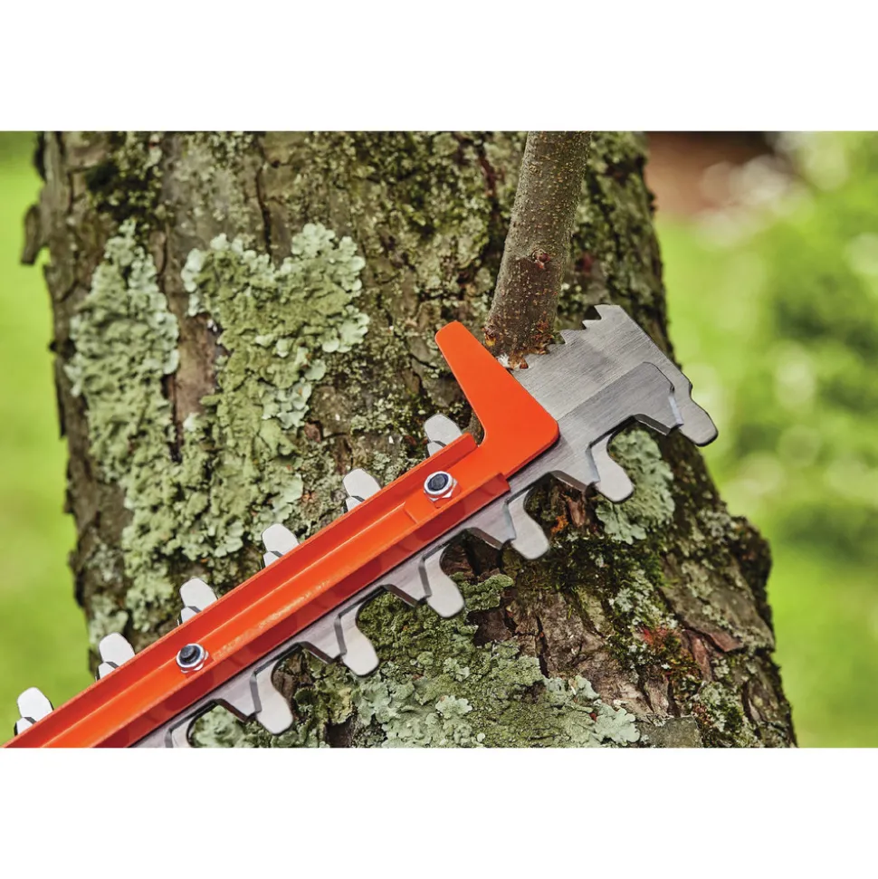 Black & Decker 120V Dual-Action Blade 16 in. Corded Hedge Trimmer