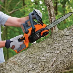 Black & Decker 20V MAX 2.0 Ah Li-Ion 10 in. Chainsaw