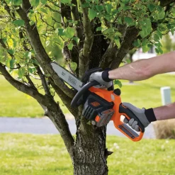 Black & Decker 20V MAX 2.0 Ah Li-Ion 10 in. Chainsaw