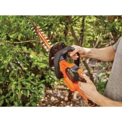 Black & Decker 40V MAX POWERCUT Lithium-Ion 24 in. Cordless Hedge Trimmer Kit (1.5 Ah)