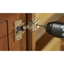 Bosch 18V Brushless Lithium-Ion 1/2 in. Cordless Compact Drill Driver Kit (2 Ah)