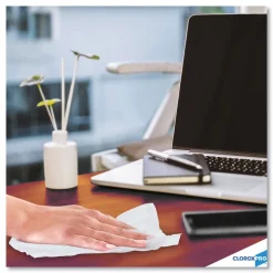 Clorox 1-Ply 7 in. x 8 in. Disinfecting Wipes - Lemon Fresh, White (75/Canister)