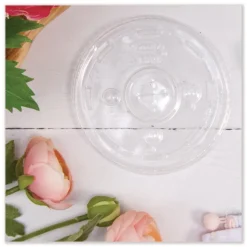 Dart Plastic Straw-Slot Cold Cup Lids Fits 30 oz. to 32 oz. Cold Cups - Clear (1000/Carton)