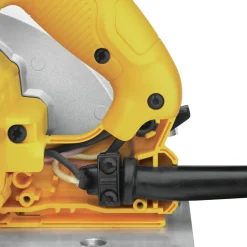 Dewalt 7-1/4 in. Lightweight Circular Saw Kit - DWE575