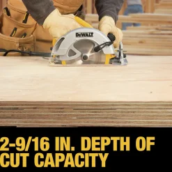 Dewalt 7-1/4 in. Lightweight Circular Saw Kit - DWE575
