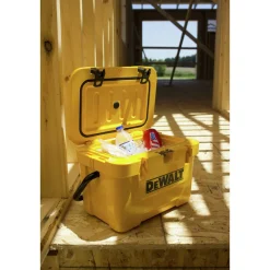 Dewalt 10 Quart Roto-Molded Insulated Lunch Box Cooler