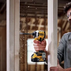 Dewalt ATOMIC 20V MAX Brushless Lithium-Ion 1/4 in. Cordless 3-Speed Impact Driver Kit (5 Ah)