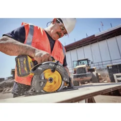 Dewalt FLEXVOLT 60V MAX Brushless Lithium-Ion 7-1/4 in. Cordless Circular Saw with Brake (Tool Only)