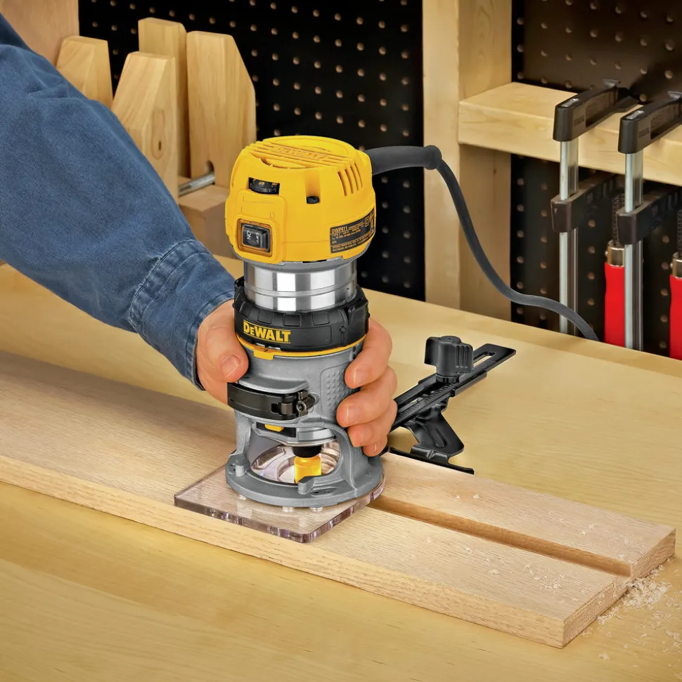 Dewalt 110V 7 Amp 1-1/4 HP Variable Speed Max Torque Corded Compact Router