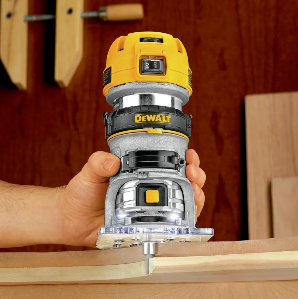 Dewalt 110V 7 Amp 1-1/4 HP Variable Speed Max Torque Corded Compact Router