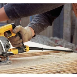 Dewalt 120V 15 Amp Brushed 7-1/4 in. Corded Worm Drive Circular Saw with Electric Brake