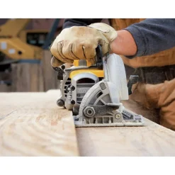 Dewalt 120V 15 Amp Brushed 7-1/4 in. Corded Worm Drive Circular Saw with Electric Brake