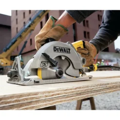 Dewalt 120V 15 Amp Brushed 7-1/4 in. Corded Worm Drive Circular Saw with Electric Brake