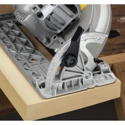 Dewalt 120V 15 Amp Brushed 7-1/4 in. Corded Worm Drive Circular Saw with Electric Brake