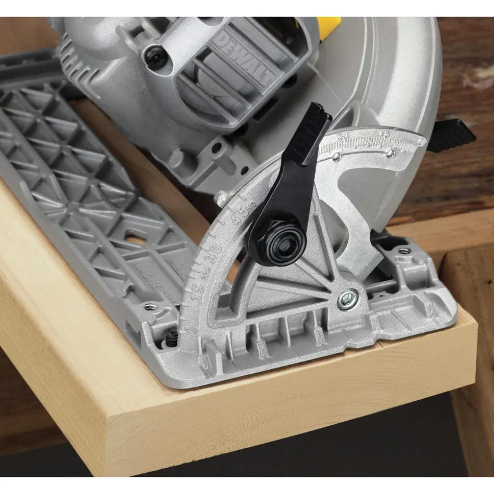 Dewalt 120V 15 Amp Brushed 7-1/4 in. Corded Worm Drive Circular Saw with Electric Brake