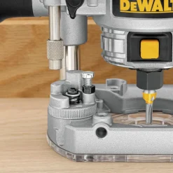 Dewalt 110V 7 Amp Variable Speed 1-1/4 HP Corded Compact Router with LED Combo Kit