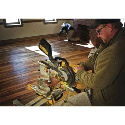 Dewalt 20V MAX Lithium-Ion Cordless 7 1/4 in. Sliding Miter Saw Kit (4 Ah)