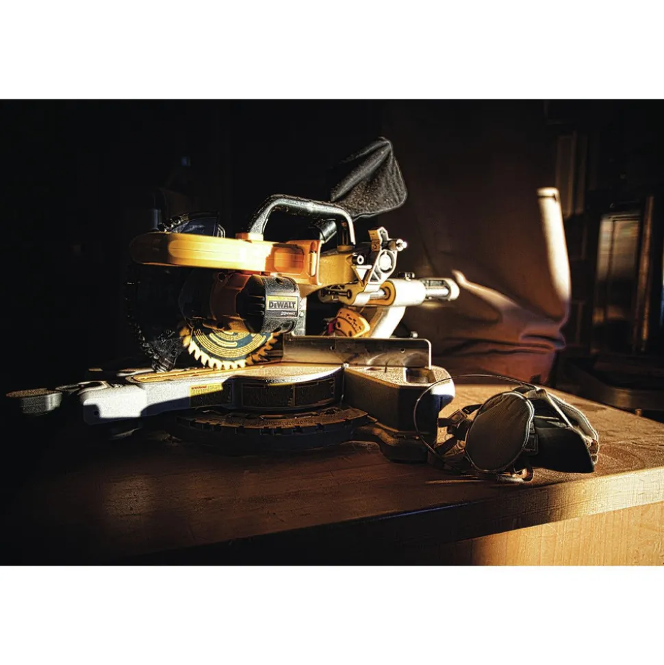 Dewalt 20V MAX Lithium-Ion Cordless 7 1/4 in. Sliding Miter Saw Kit (4 Ah)