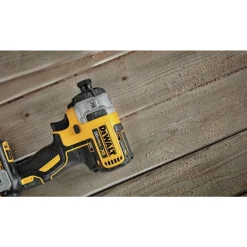 Dewalt 20V MAX XR Brushless Lithium-Ion 1/4 in. Cordless 3-Speed Impact Driver Kit (1.7 Ah)