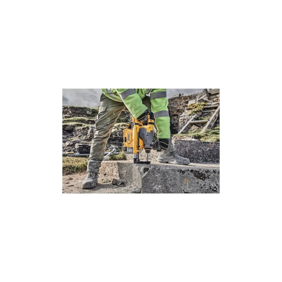 Dewalt 20V MAX XR Brushless Cordless 1-1/8 in. L-Shape SDS PLUS Rotary Hammer Kit with On Board Extractor (6 Ah)