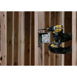 Dewalt 20V MAX XR Brushless Lithium-Ion 1/2 in. Cordless Drill Driver Kit with 2 Batteries (2 Ah)