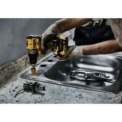 Dewalt 20V XR Brushless Lithium-Ion 1/2 in. Cordless Drill Driver Kit with 2 Batteries (2 Ah)
