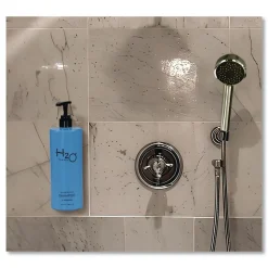 Diversified Hospitality Solutions H2O Therapy 16.23 oz Shampoo - White Tea and Lemongrass (12/Carton)