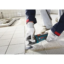 Factory Reconditioned Bosch 5.5 Amp StarlockMax Oscillating Multi-Tool Kit with 8-Pc Accessory Kit