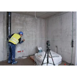 Factory Reconditioned Bosch Green-Beam Self-Leveling Cross-Line Laser with Plumb Points