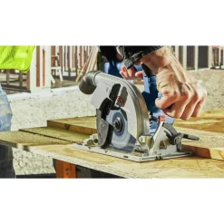 Factory Reconditioned Bosch 18V Brushless Lithium-Ion 6-1/2 in. Cordless Blade-Right Circular Saw Kit (4 Ah)