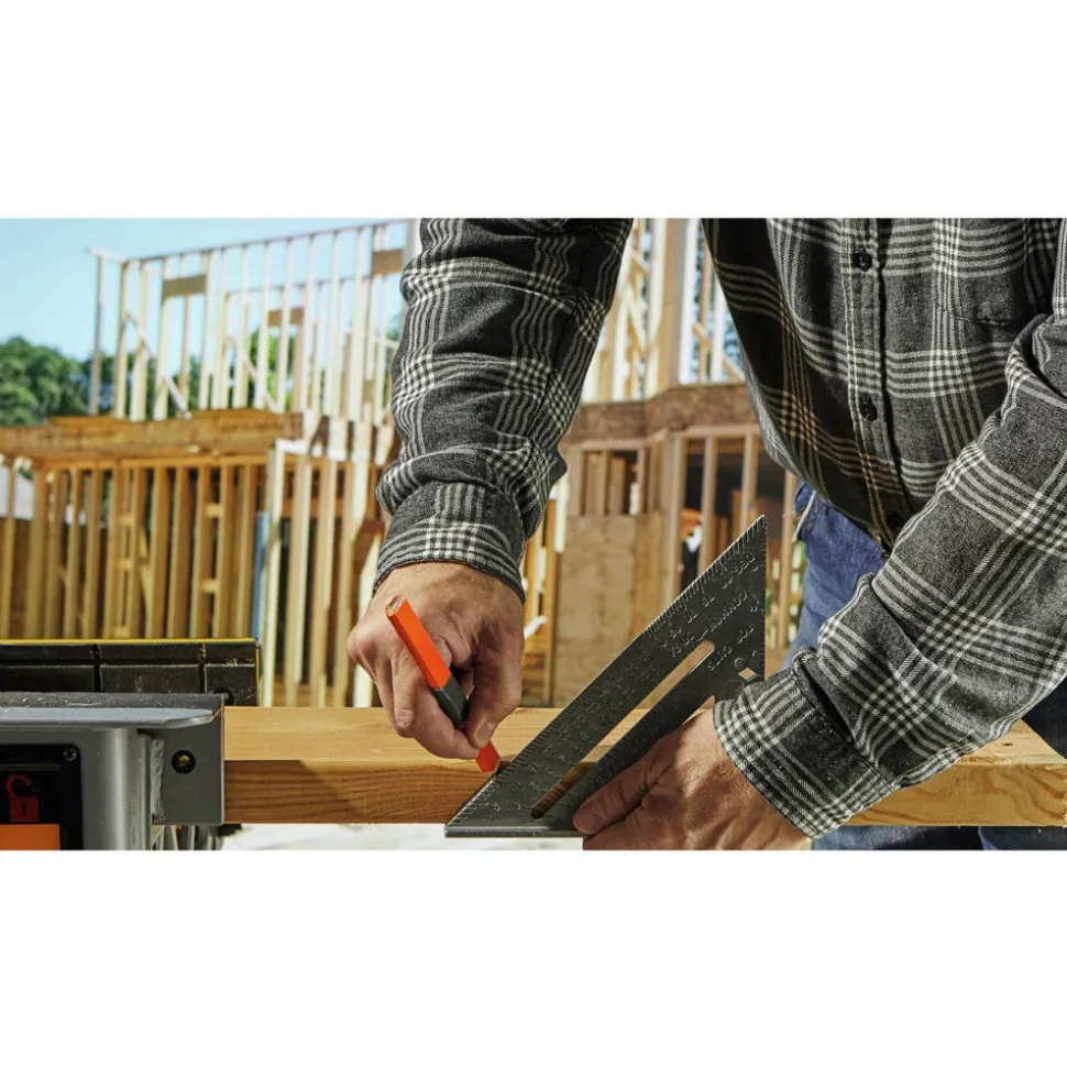 Factory Reconditioned Bosch 18V Brushless Lithium-Ion 6-1/2 in. Cordless Blade-Right Circular Saw Kit (4 Ah)