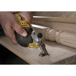 Factory Reconditioned Dewalt 3 Amp Corded Oscillating Multi-Tool Kit