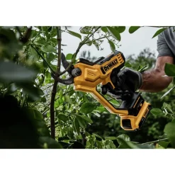 Factory Reconditioned Dewalt 20V MAX Lithium-Ion 1-1/2 in. Cordless Pruner (Tool Only)