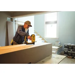 Factory Reconditioned Dewalt 20V MAX Cordless Lithium-Ion 18 Gauge Narrow Crown Stapler Kit