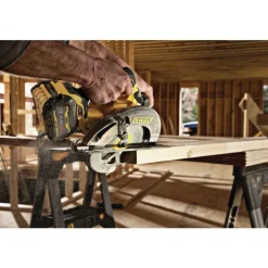 Factory Reconditioned Dewalt 60V MAX FLEXVOLT Brushless Lithium-Ion 7-1/4 in. Cordless Circular Saw with Brake (Tool Only)