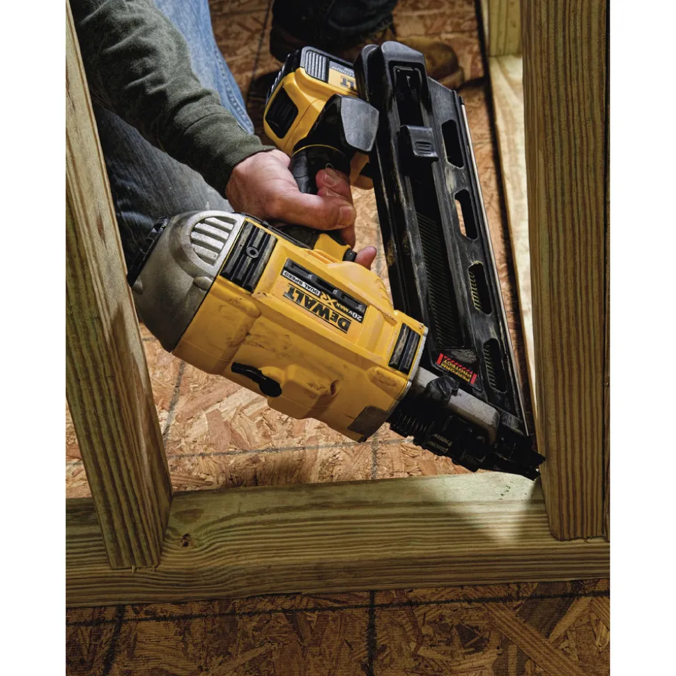 Factory Reconditioned Dewalt 20V MAX XR Dual Speed Lithium-Ion 30 Degrees Cordless Paper Collated Framing Nailer Kit (4 Ah)