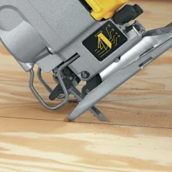 Factory Reconditioned Dewalt 5.5 Amp 1 in. Compact Jigsaw Kit