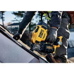 Factory Reconditioned Dewalt 20V MAX Brushless Lithium-Ion 15 Degree Cordless Coil Roofing Nailer Kit (2 Ah)