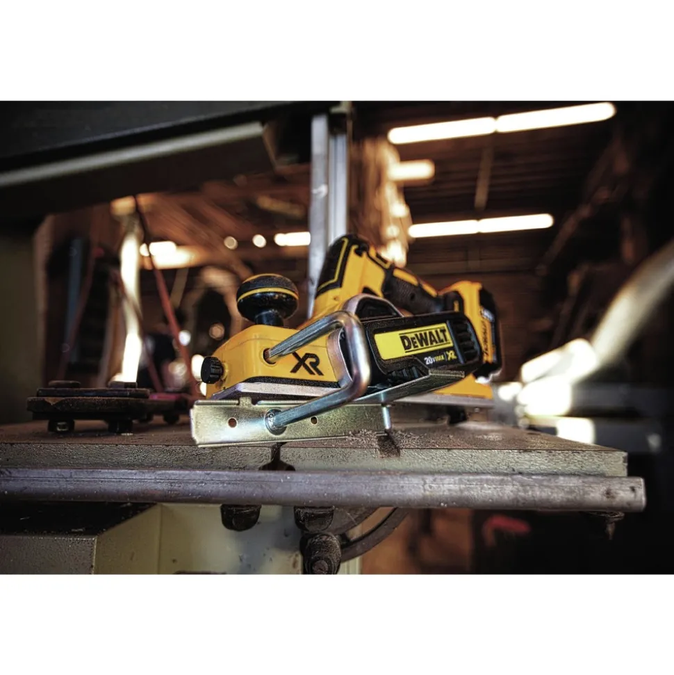 Factory Reconditioned Dewalt 20V MAX XR Brushless Lithium-Ion 3-1/4 in. Cordless Planer (Tool Only)