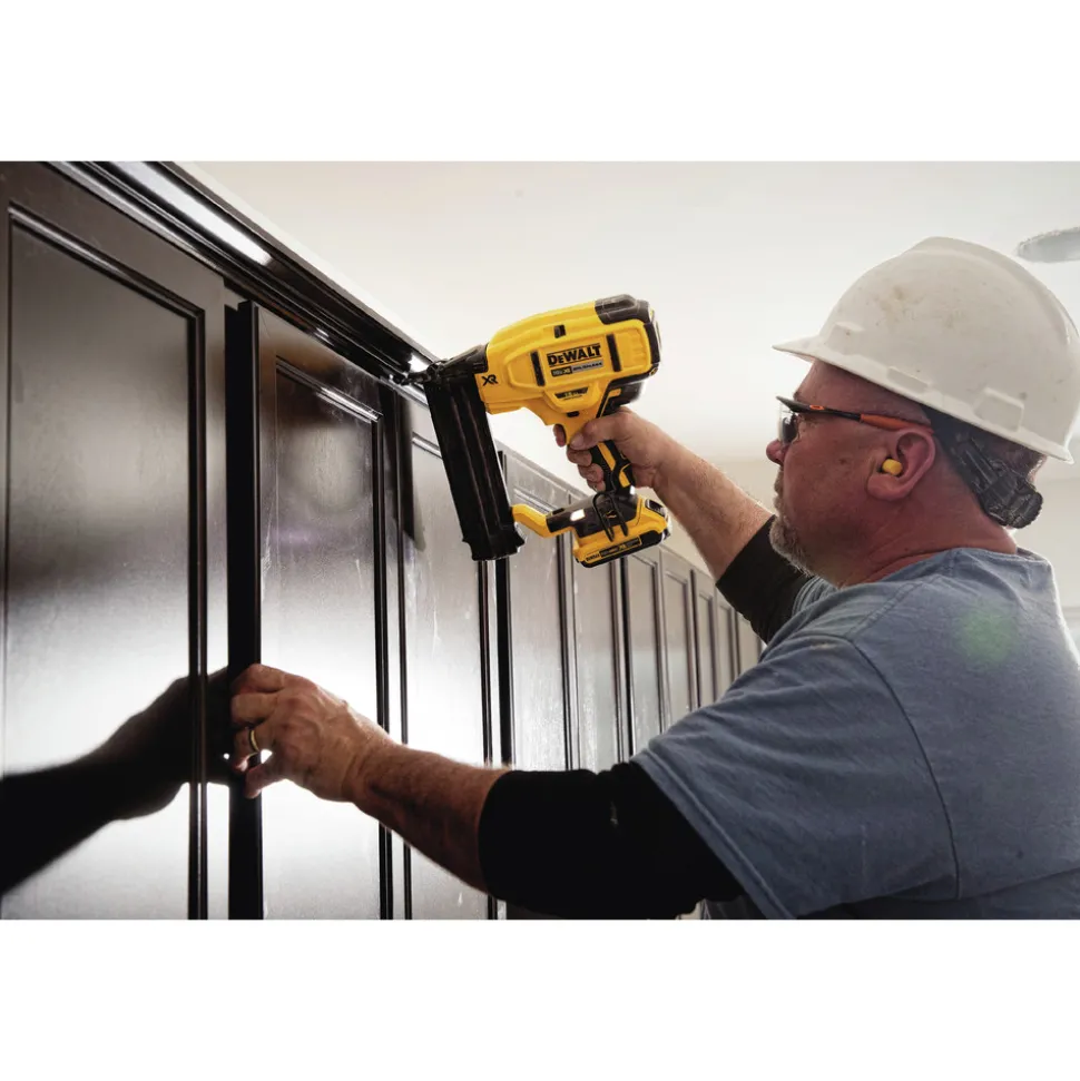 Factory Reconditioned Dewalt 20V MAX XR 18 Gauge Cordless Brad Nailer Kit (2 Ah)