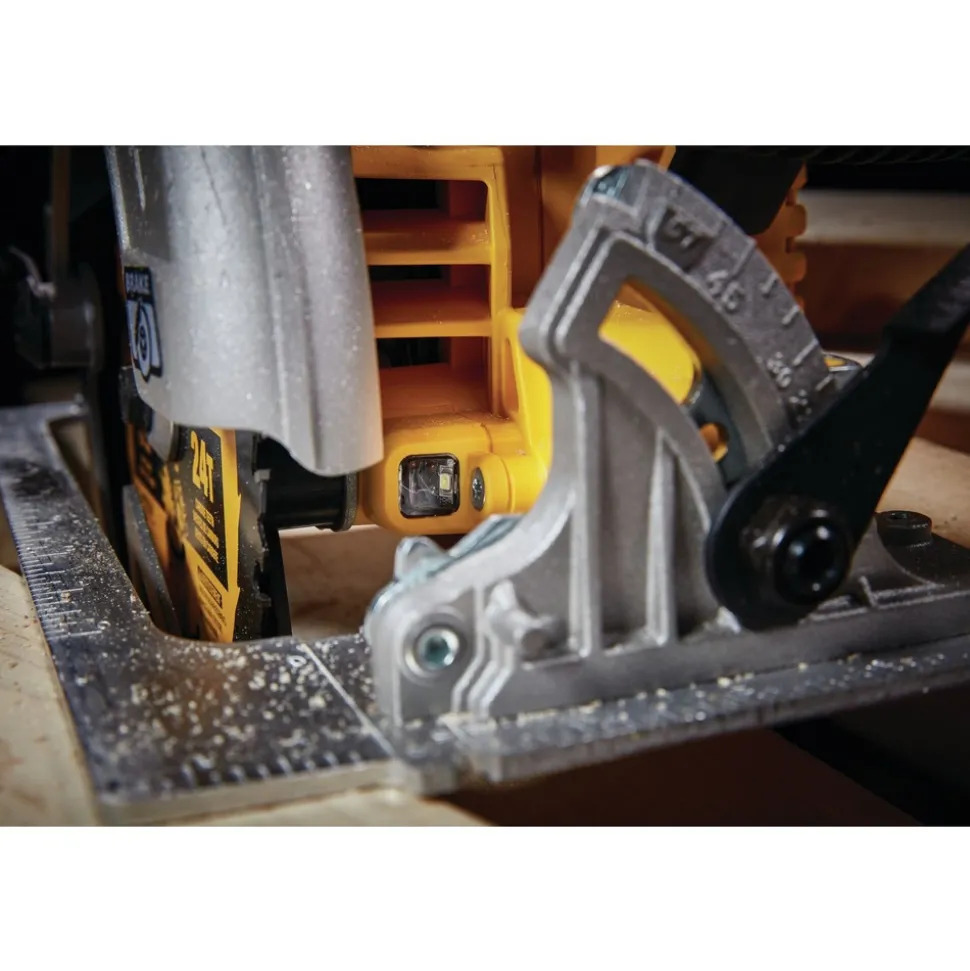 Factory Reconditioned Dewalt 20V MAX Brushless Lithium-Ion 7-1/4 in. Cordless Circular Saw with FLEXVOLT ADVANTAGE (Tool Only)