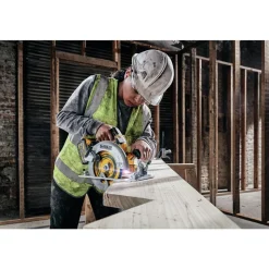 Factory Reconditioned Dewalt 20V MAX Brushless Lithium-Ion 7-1/4 in. Cordless Circular Saw with FLEXVOLT ADVANTAGE (Tool Only)